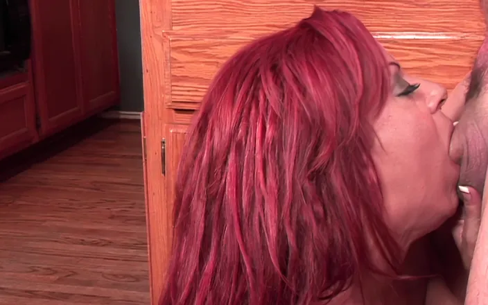 Perv Milfs n Teens: Shannon Kelly Enjoys Getting Her Asshole Rammed And Slammed