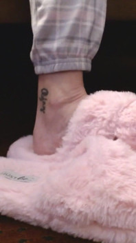 Vratící se růžové fuzzy pantofle