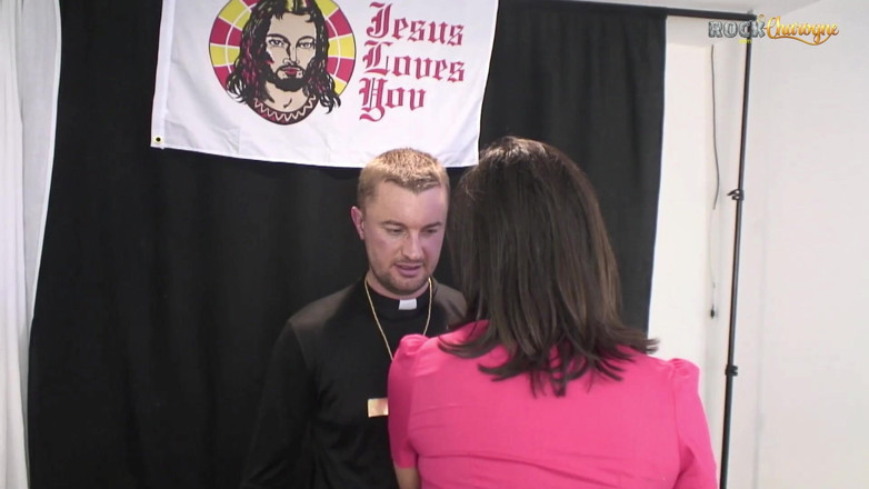 Rock Charogne: Stephanie Fucks in Oh Cum All Ye Faithfull