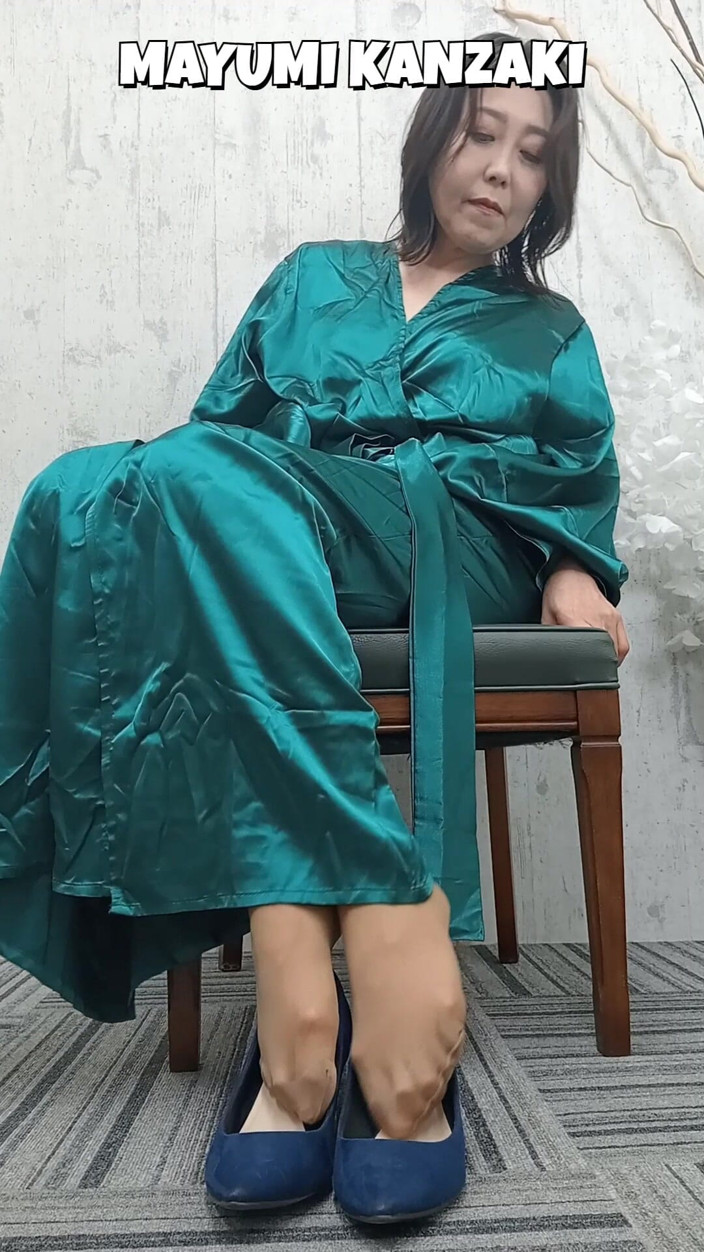 Mayumi Kanzaki: Červnové focení: Nohy a chodidla