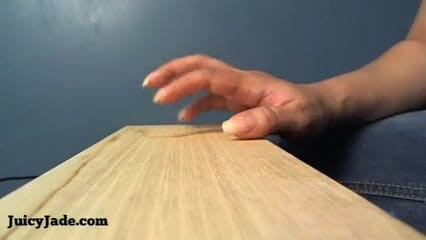 JasmineJade: Bare nail tapping