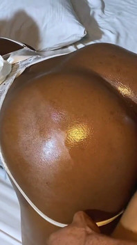 Linda Joven Africana Chorrea En Una BBC Rosa