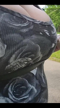 Kdybys mě viděla na procházku, zírala bys?
