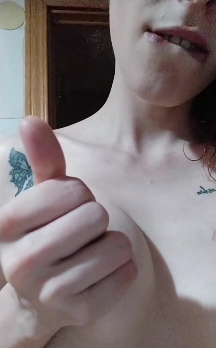 Akasha7: Tepels wrijven en genieten