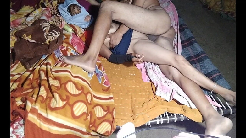 KMM: Hintli teyze sikişirken çok eğlendi ve gitti