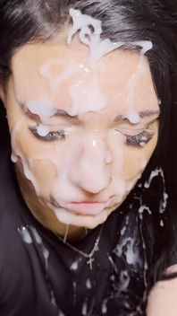 Extrémně perverzní sólo roleplay - kouření a xxlfacial