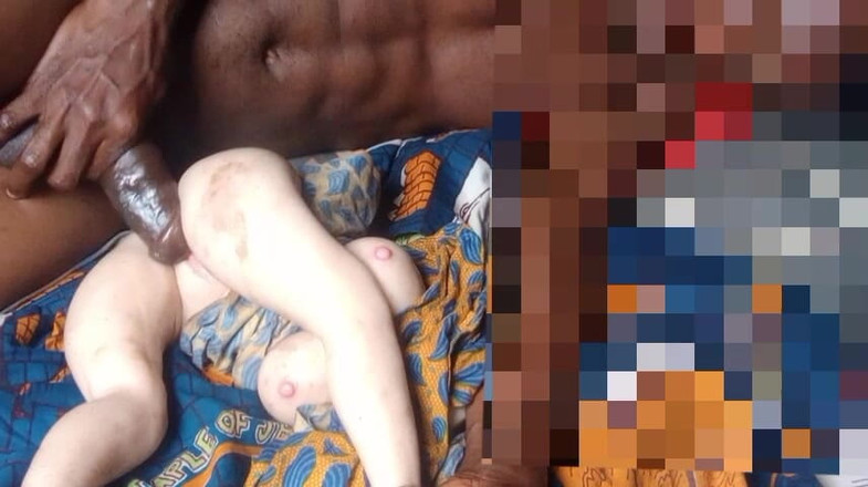 Bangcum8: Yarakla sikişen bebek gibi kız amcığını sikiyor ve boşalıyor