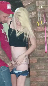 Si blonde miang S*** datang ke F*****