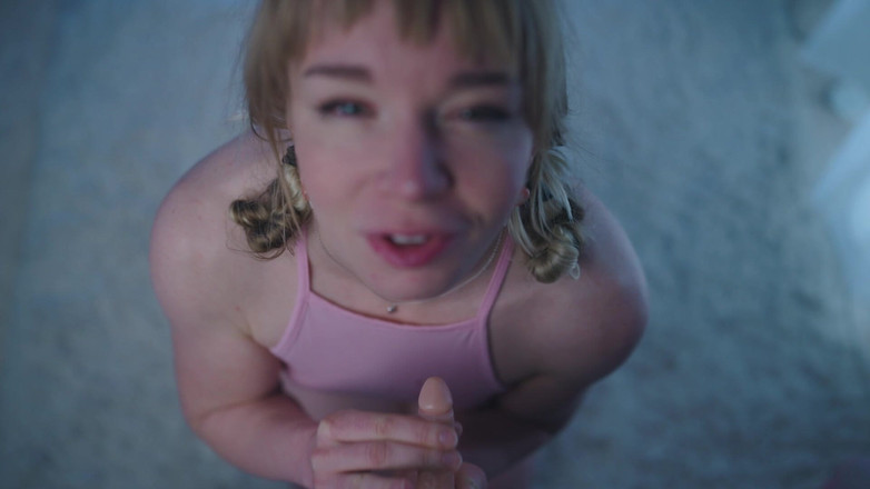 Jolie Lyon: De sexo lesbo a ajudar meio-irmão a gozar na minha...