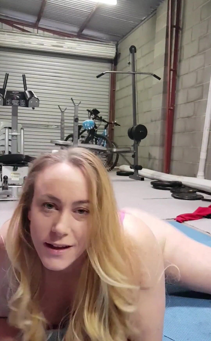 Michellexm: Стриптиз и тренировки в нижнем белье, поклонение мышцам, выгибание мышц, измерение моих мышц