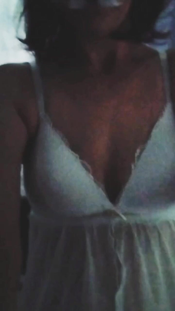 SexyRedhead: 아내가 음탕하게 춤을 춘다