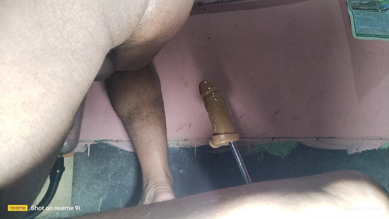 Best Bangladeshi porn: Le sexe anal avec un jouet est différent et on...