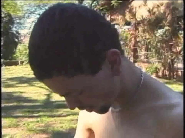 Shemale videos: Femeie latino sexy transeuxl eufkf de la Țiwnk în pădure în aer liber