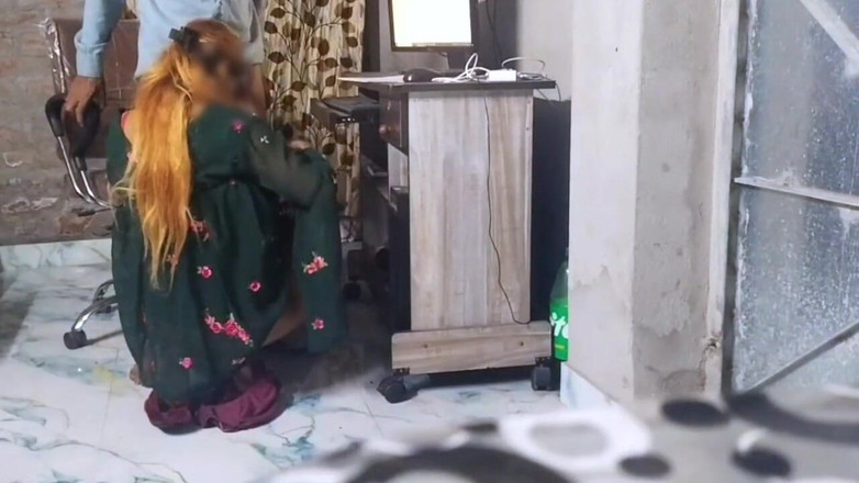 Fantacycutting: Sexy mitarbeiter hatten ein tolles sexvideo mit der buchhalterin im...