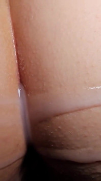 Addestrare la mia figa stretta a prendere un dildo bbc