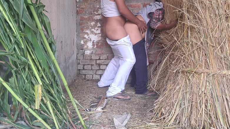 MHM: Starý muž přesvědčí svou služku, aby s ním měla sex