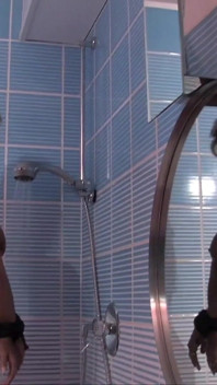 Maria - heiße masturbation in der dusche