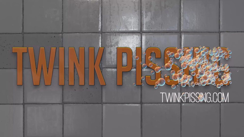 Twink Pissing: Lucas (18) Pissing