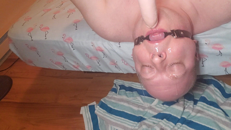 Charlieboy69: Garganta profunda, 7 polegadas, pau rei, vibrador com buceta, anel de...