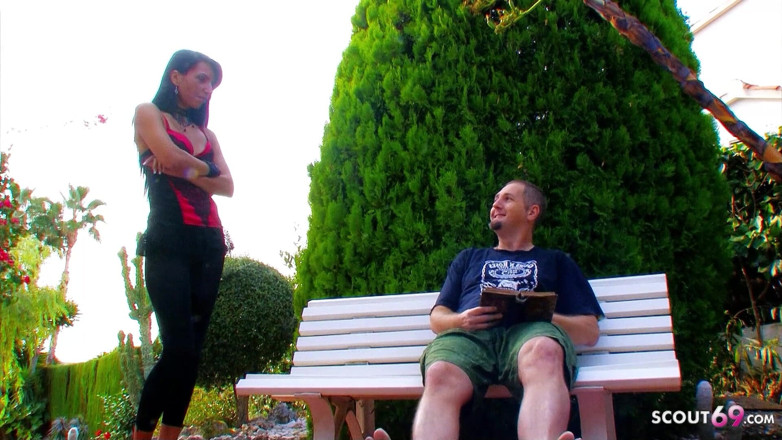 Full porn collection: Trio excité avec son beau-père, une fille mince et sa...