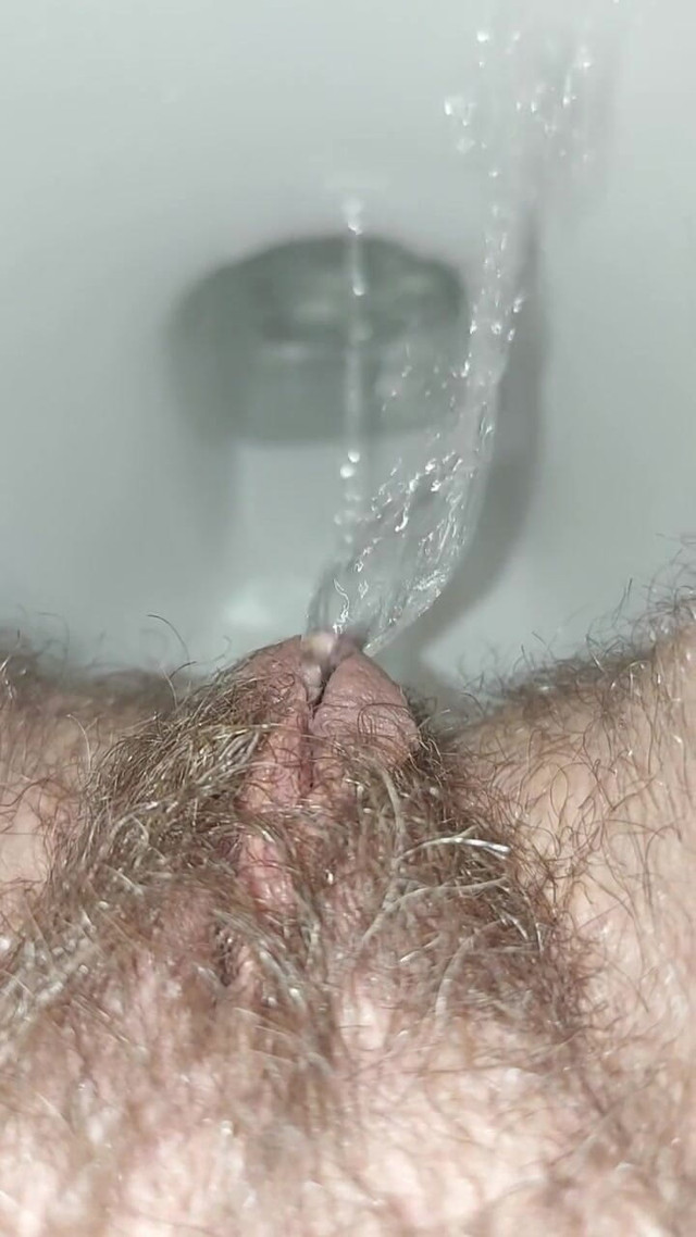 Piss From Hairy Pussy (Ginna Gg) Piss From Hairy Pussy (Ginna Gg)