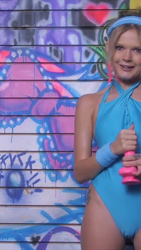 Aerobics opwarmen eindigt met een dildo
