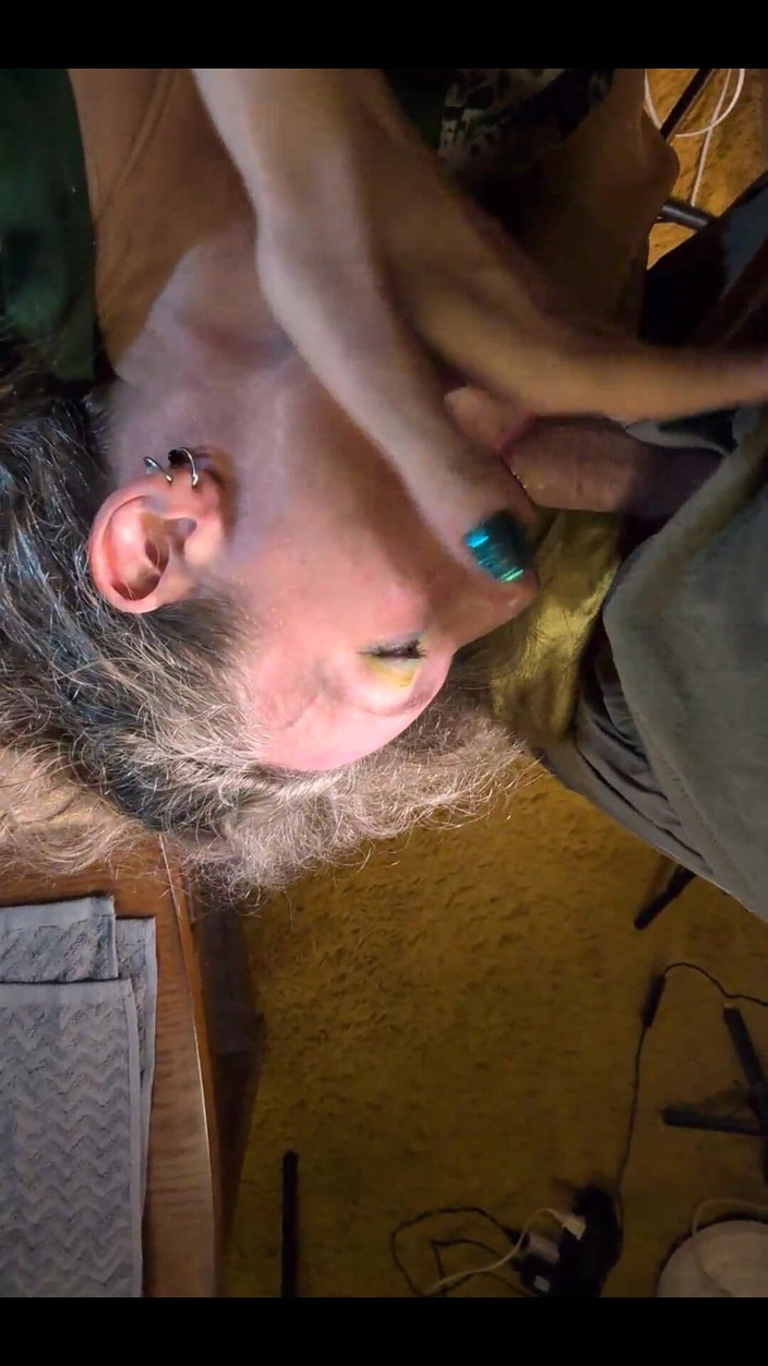 Elaras Pan: Sání mého ptáka, zatímco ona orgasmy z jejího vibrátoru