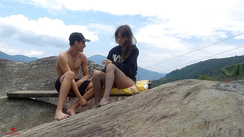 skpro_: Skvěle ošukám svou nevlastní sestru na vychytávce, skoro nás chytili