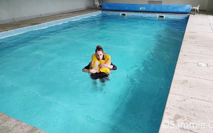 Sammie Cee: Crewsaver recensione lifejacket in piscina