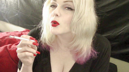 Smoke Temptress Annie Vox - Smoking Fetish: Merokok di rantai 120-an