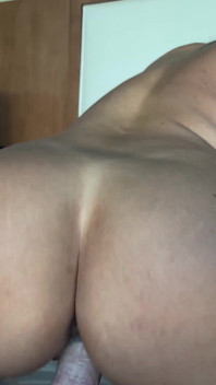Stepmom Francesca Le Milks Stepson Cock to Cum