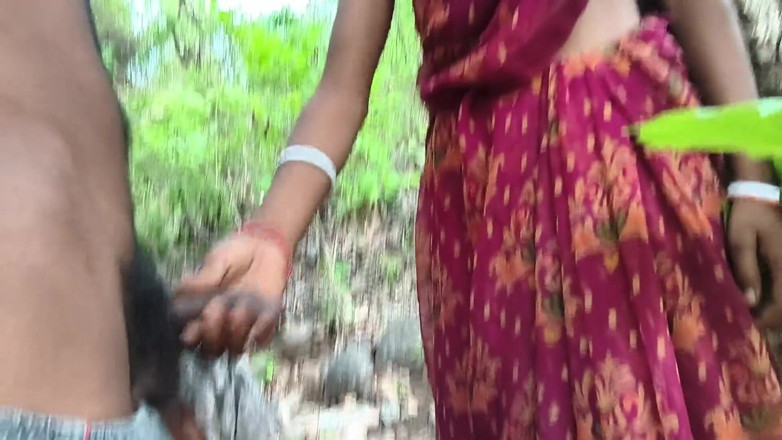 Poonambhabhi village: La sexy Bibi Jangl fait face à la vidéo.