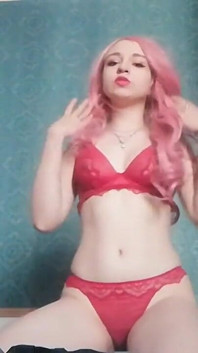 Matin à la maison avec strip-tease et masturbation avec orgasme. Partie 2