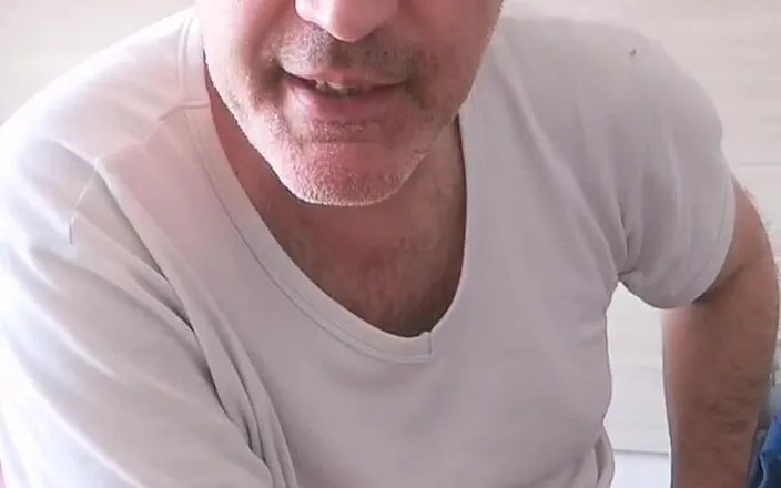 Setesesso7: I Piss in the Plastic Cup and Masturbate with Real...
