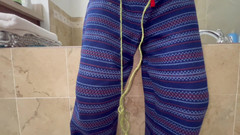 VeeVee Vixen: Nippel mit String gezogen