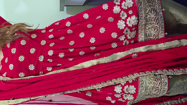 Faryal: 继母去结婚典礼