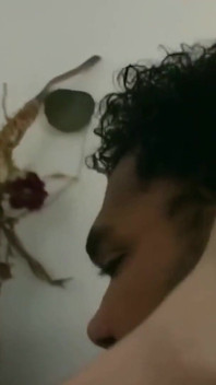 Une MILF blonde veut du sperme dans le cul