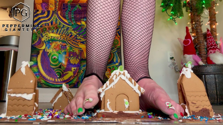 Peppermint Giantess: Obrovská vánoční vesnice slo-mo rozdrcení ničící moje perníkové domy ve...