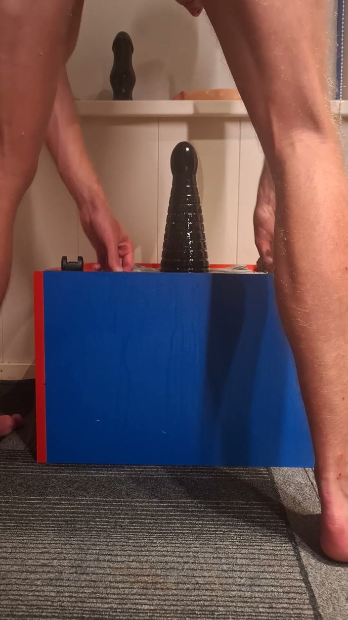 NoFace Twink X: Hot Twink Anal Stretching with Huge Dildo