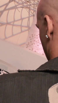 Tanya James respecteert de pik
