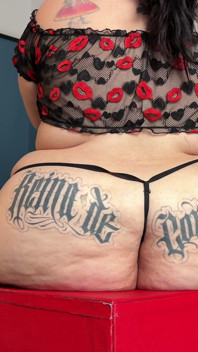 Andy, gigantyczna BBW siedząca na twarzy, ogromne krzywizny i ogromna różnica wagi