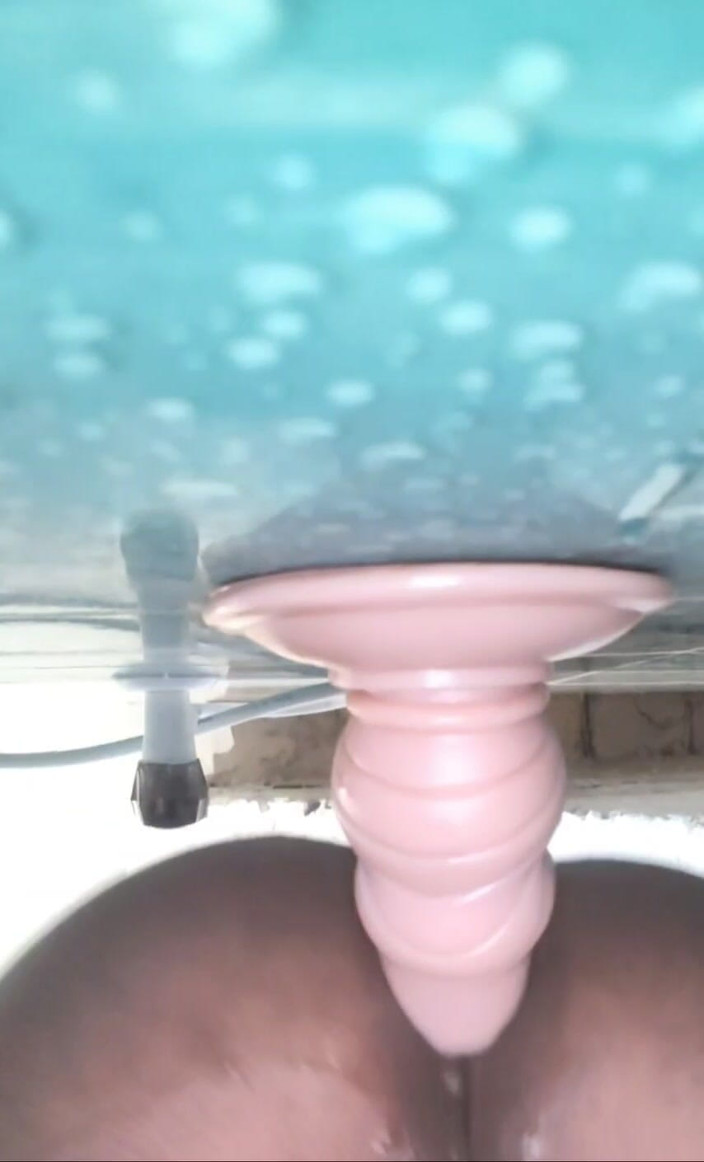 King6: 6 inçlik dildo aç götümü sikiyor