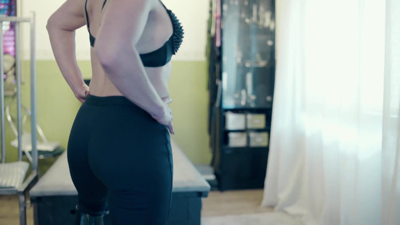 Amalie von Stein: Ballbusting in Jodhpurs e stivali da equitazione!