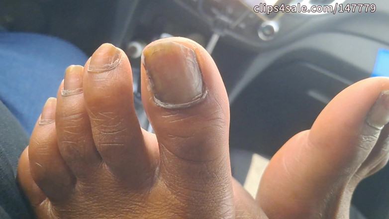 Foot Patrol: Ms Love Jones uwielbia wszystkie naturalne palce, podczas gdy patrol...