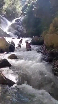 Sexy Couple Wants to Have Sex in the Jungle