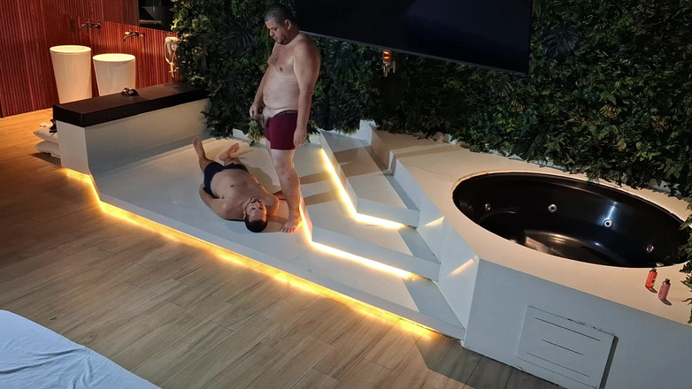 Punchbagplz: Beruang Besar X Jobber - Harga Jatuh