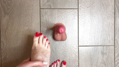 Homemade_Handjob: Sexy červené přibité nohy si hrají s robertkem