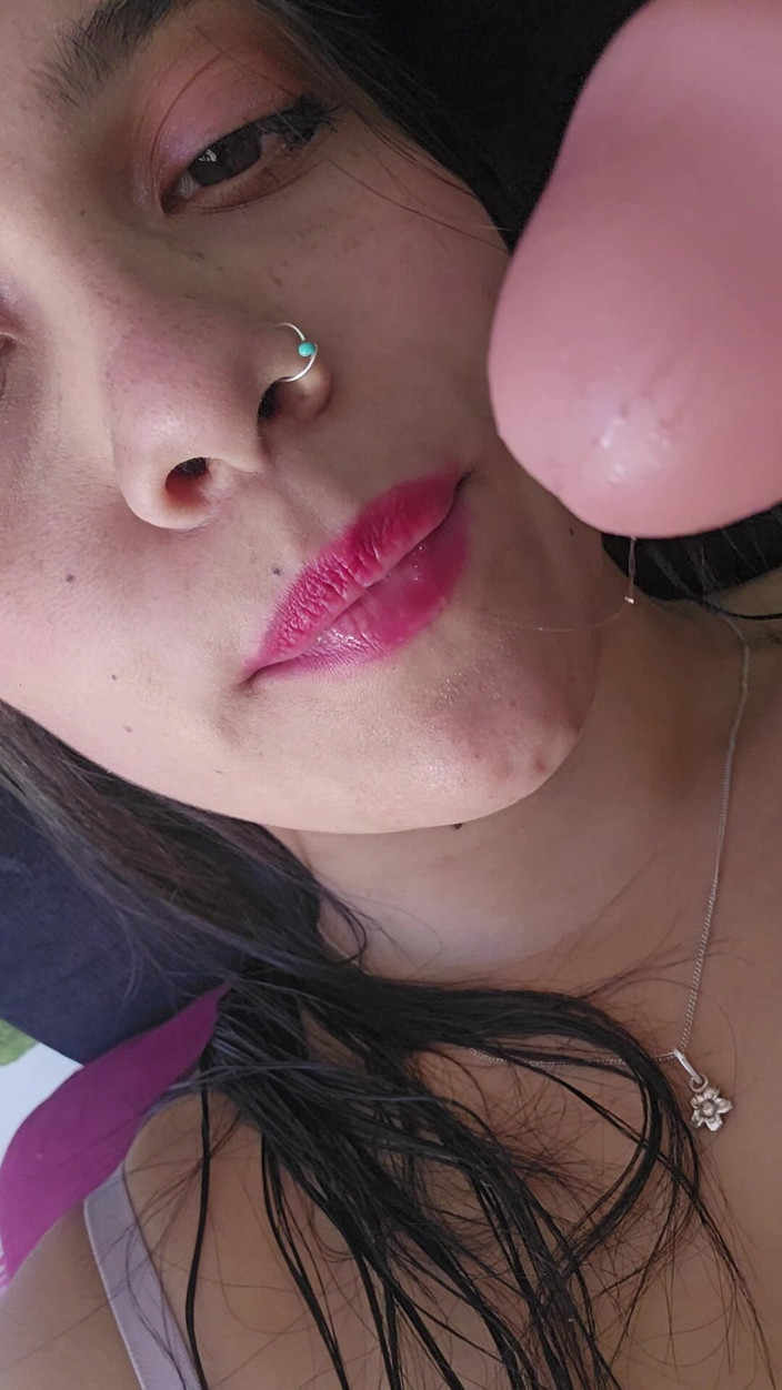 Sweetscarlett: Scarlett dotyka jej mokrej cipki