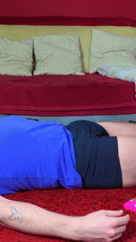 Calpestare a tutto corpo con le calze rosa, Dominazione femminile jozi calpestamento