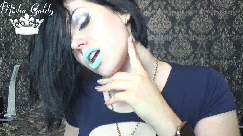 Goddess Misha Goldy: Son môi màu xanh dương quyến rũ của tôi